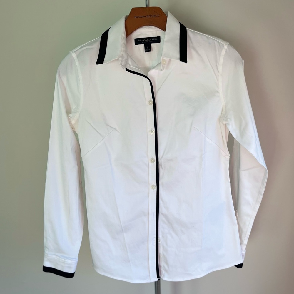 Banana Republic - women’s white collared shirt (0)